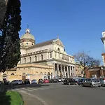Konukevi Quiriti Roma